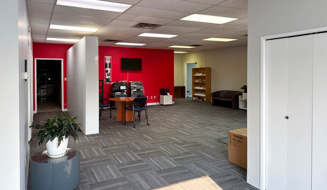 2120-Airport-Dr-Interior-Entrance