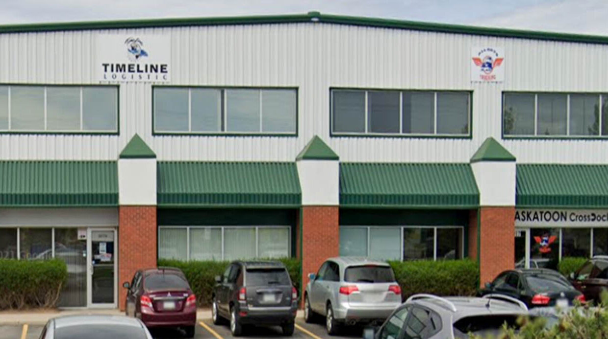 2917B-Millar-Ave-Close-up-Front