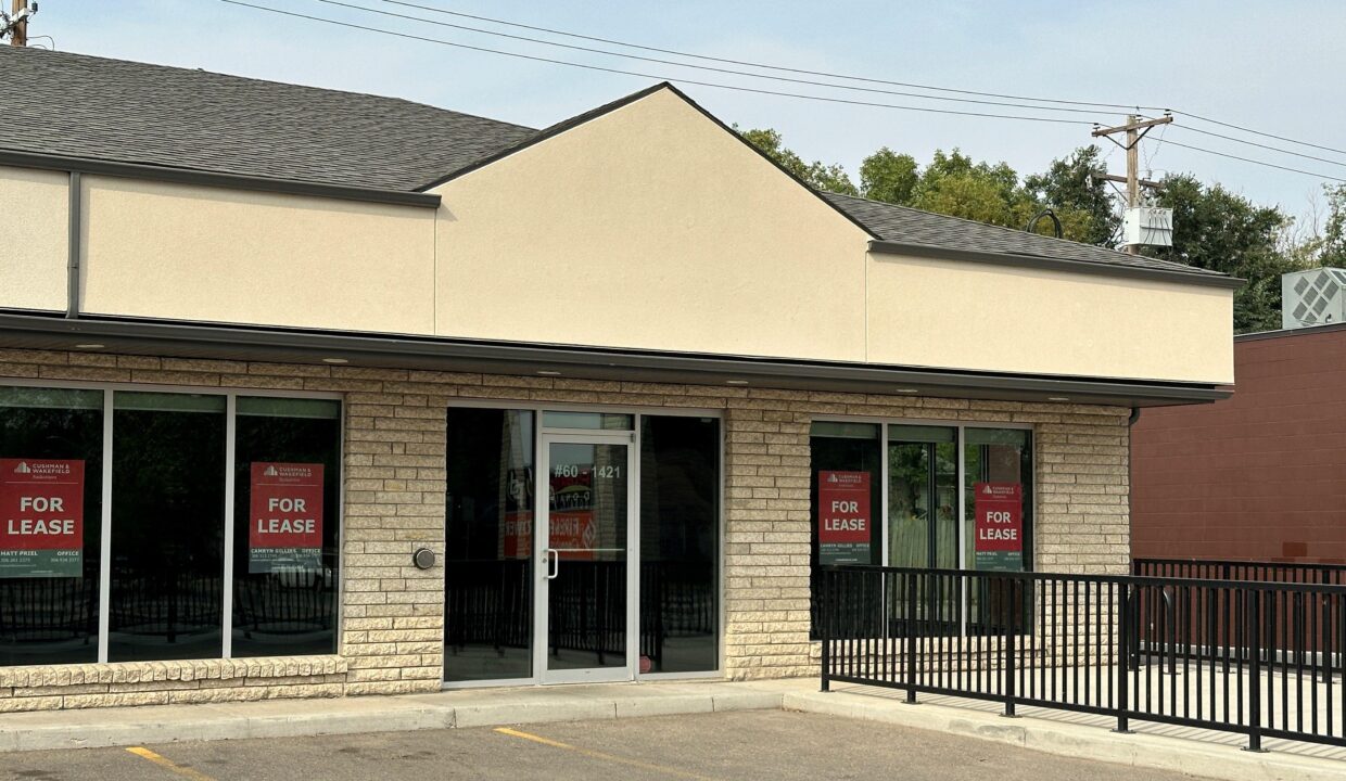 Idylwyld-Unit-Entrance